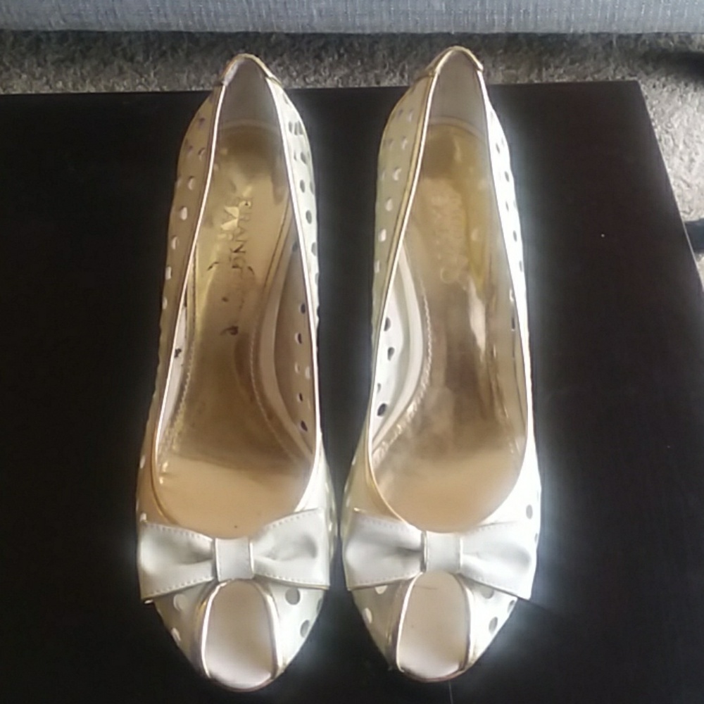 Adorable peep toe heels